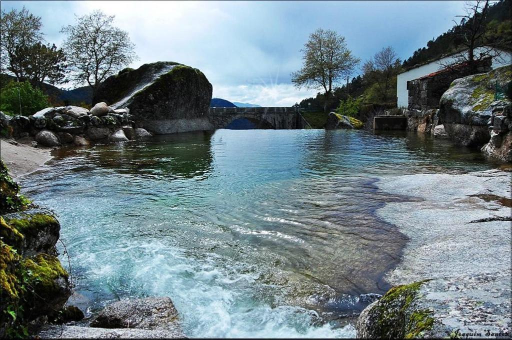 Casa Da Fonte Sagrada Hotel Loriga Eksteriør billede