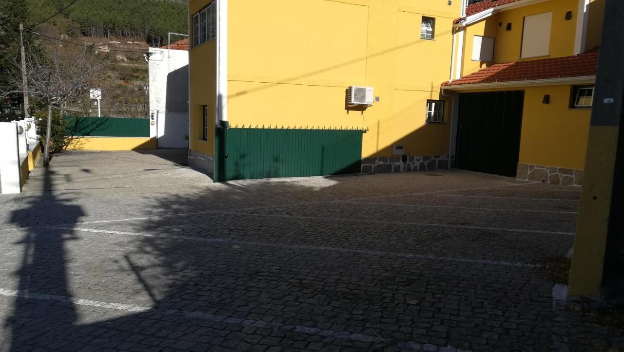 Casa Da Fonte Sagrada Hotel Loriga Eksteriør billede